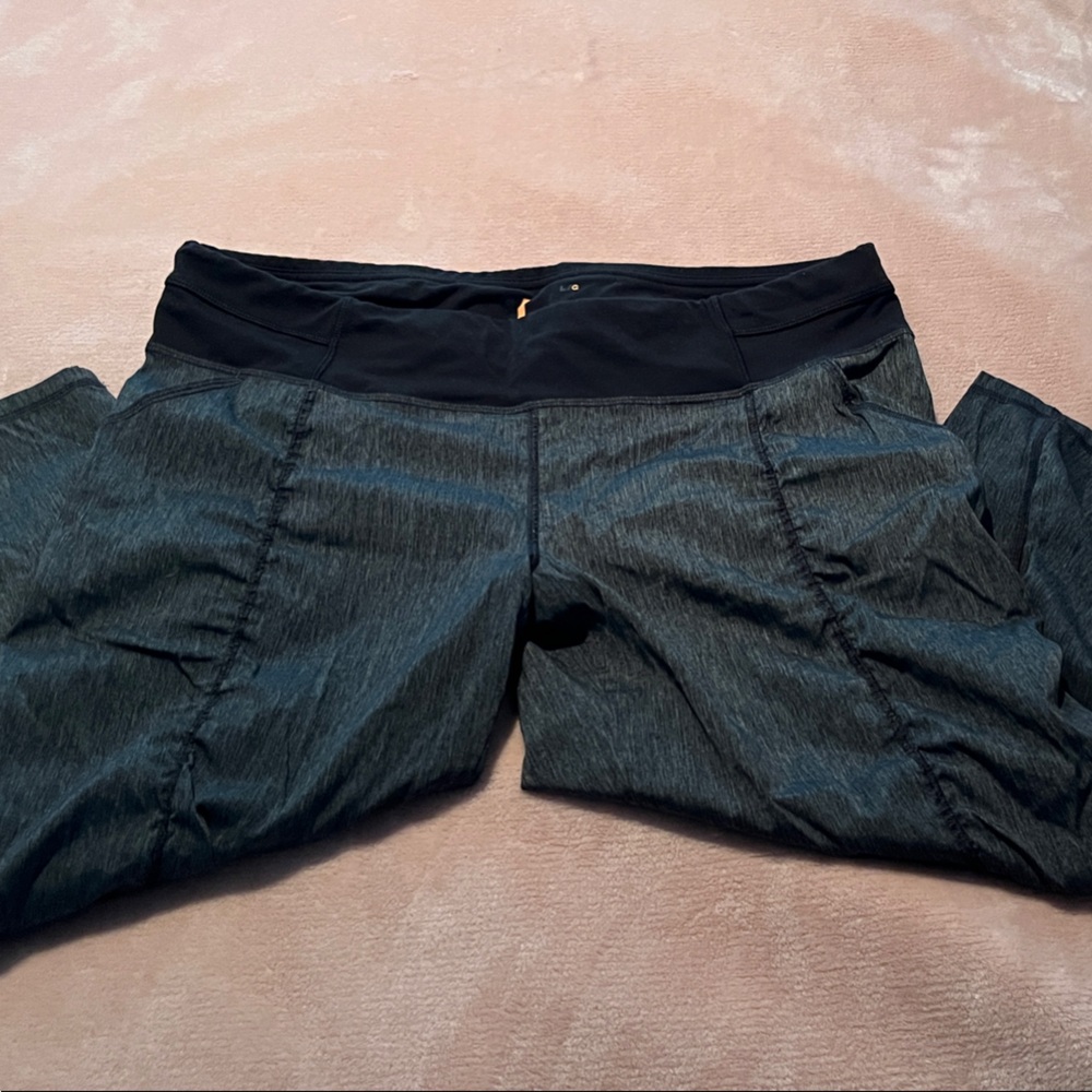 Lucy Cropped Athletic Pants in Dark Charcoal and Black